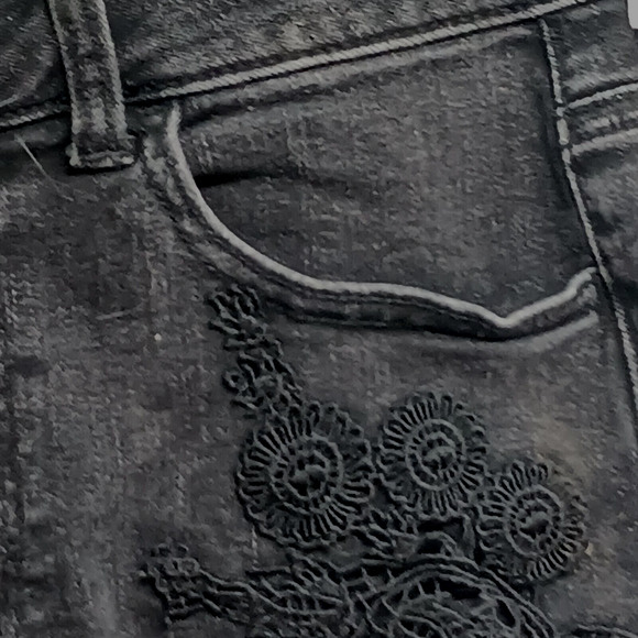 American Eagle Outfitters Black Shortie Denim Crochet Detail Shorts Size:4 26x2 - Picture 11 of 15